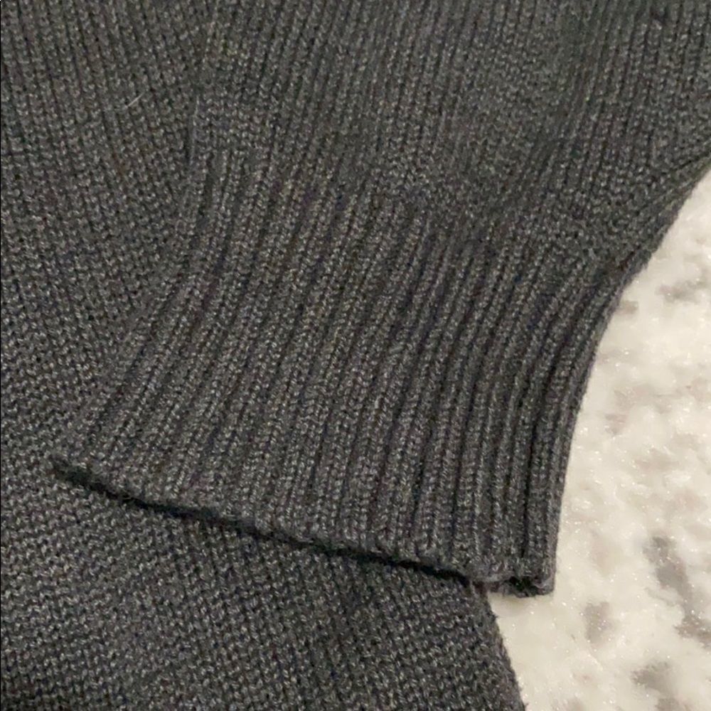 Oscar De La Renta 1/4 zip sweater size M grey EUC - Picture 7 of 8